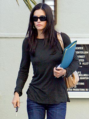 courteney_cox300.jpg